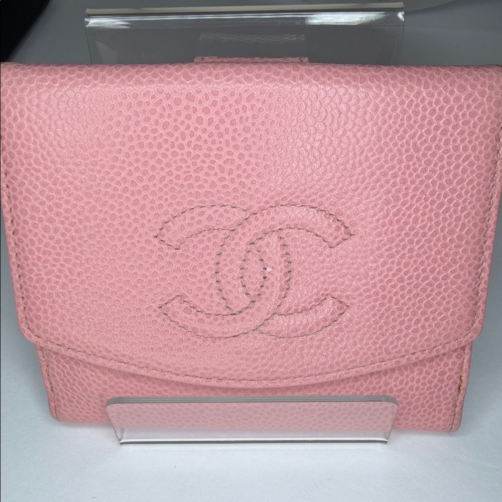 CHANEL NWOT luxury, soft, pebble, pink, leather wallet w/COA and box. Stunning.! - Picture 2 of 9